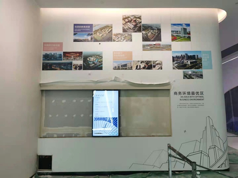 互動(dòng)滑軌電視入駐浙江寧波慈溪市民廣場