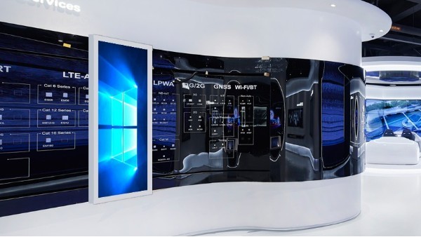 解析：滑軌屏在教育領(lǐng)域的實踐應(yīng)用與面臨的挑戰(zhàn)有哪些？