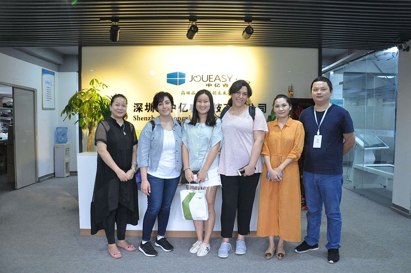 深圳中億?？萍紵崃覛g迎迪拜客戶蒞臨我司參觀考察